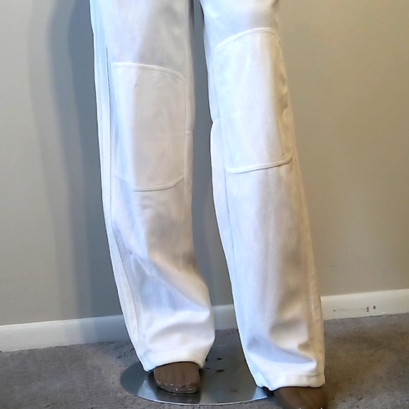 Stunning 2pc White Tracksuit with Embroidered Logo by KOMAN - Picture 10 of 16